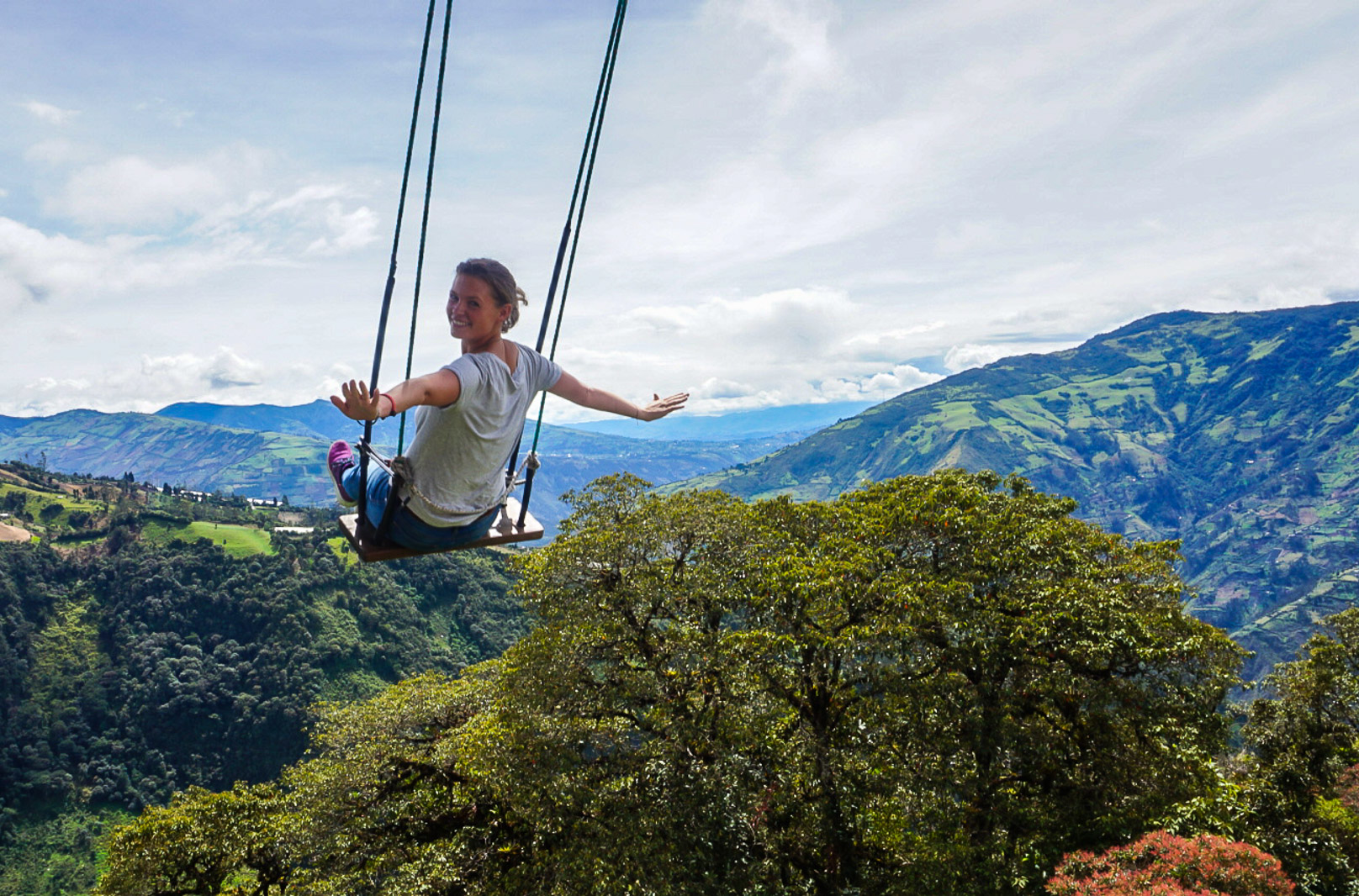 Ecuador_losbanos_swing, olotravel, sharethelove, traveling alone, female travel